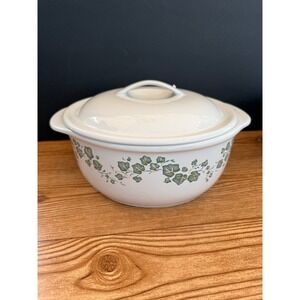 Corelle Coordinates English Ivy Stoneware Casserole Dish with Lid 2.5 Qt White